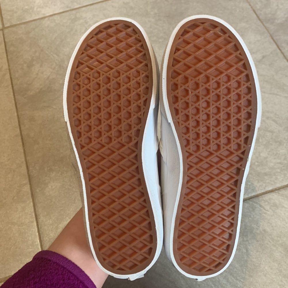 Girl’s White Vans LIKE NEW - Picture 3 of 10